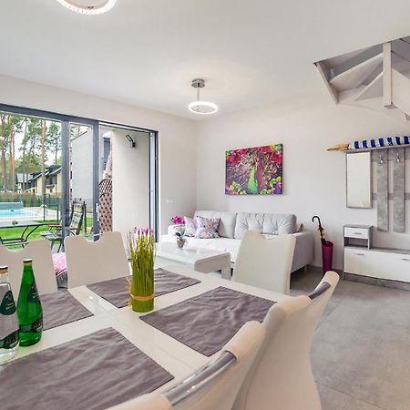 פוביירובו Prestige House Apartament - 2 Sypialnie Z Ogrodkiem I Basenem מראה חיצוני תמונה