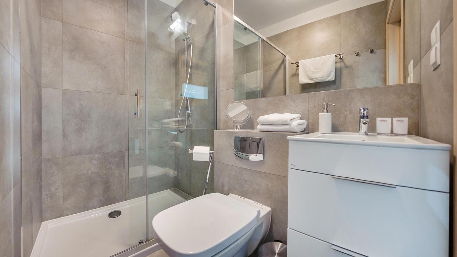 פוביירובו Prestige House Apartament - 2 Sypialnie Z Ogrodkiem I Basenem מראה חיצוני תמונה